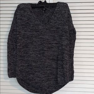 H&M black/white woven vneck woven sweater